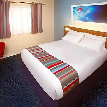 Travelodge 3*