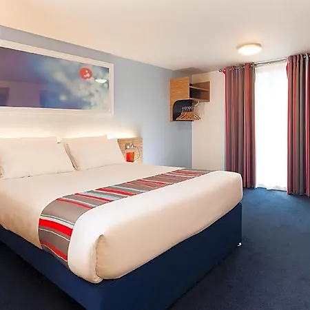 Travelodge Hotel 3*