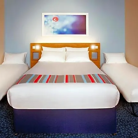 Travelodge Hotel 3*